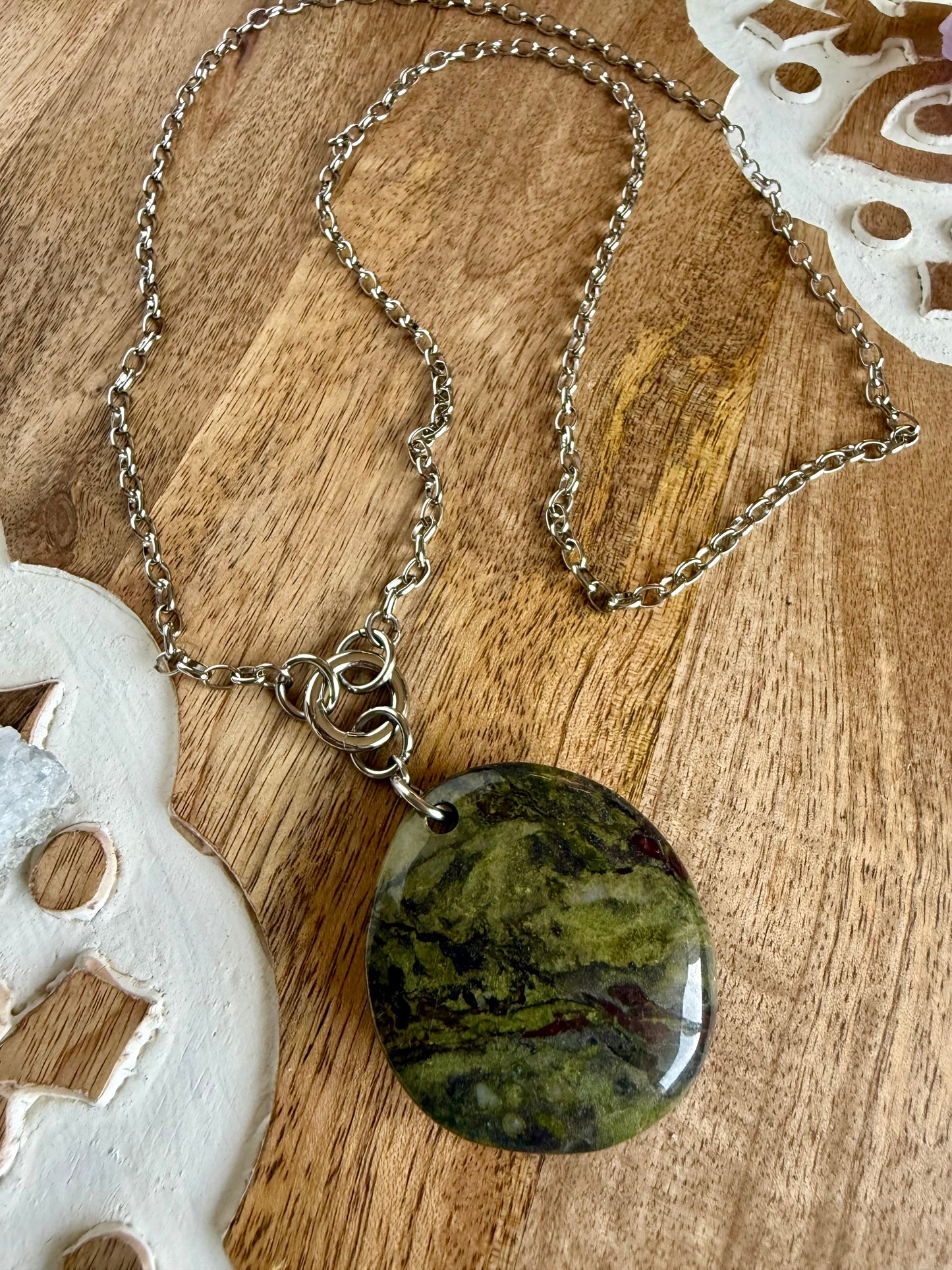 Collar de Acero inoxidable y colgante de Piedra Dragon Blood