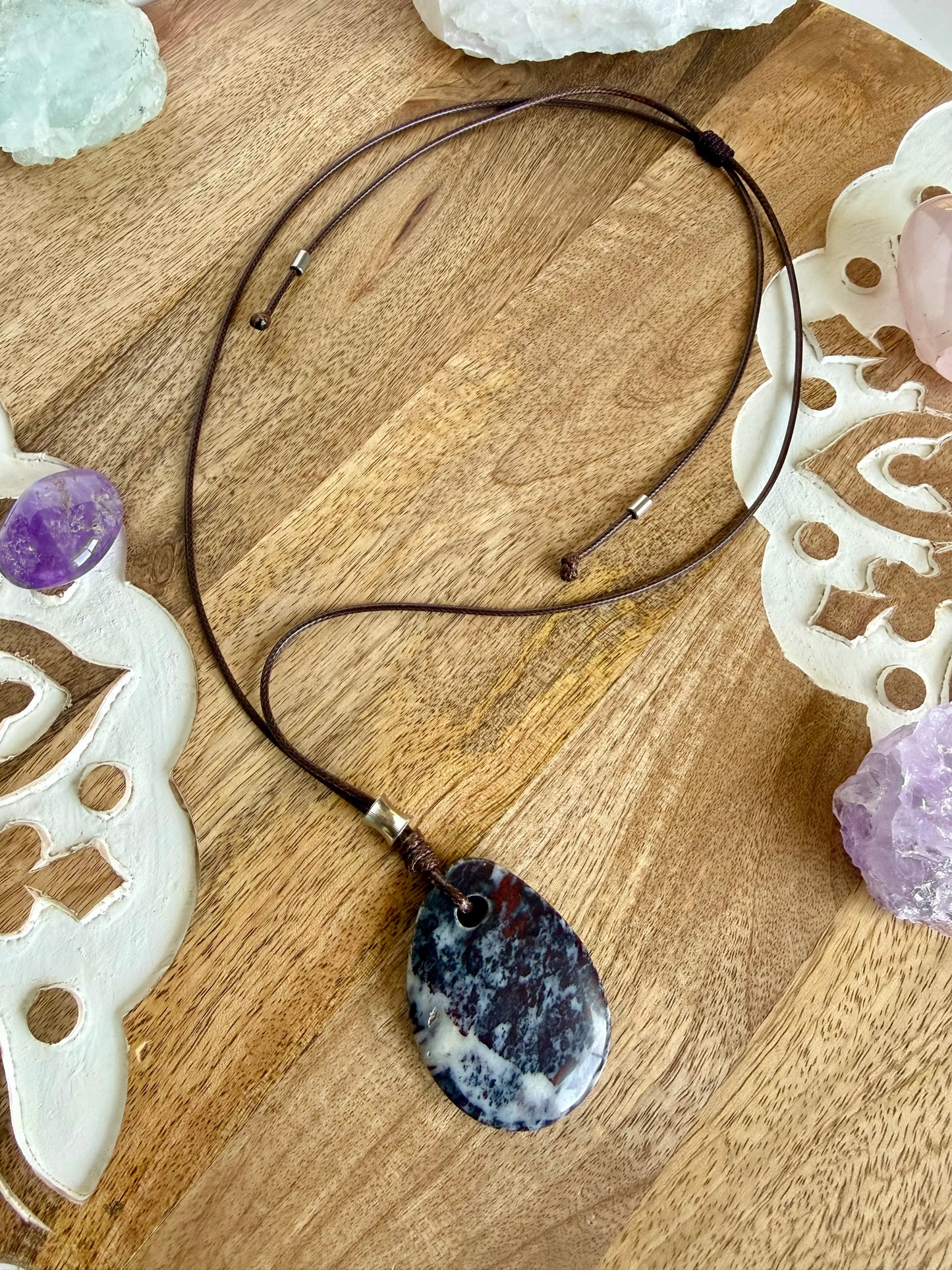 Collar ajustable con piedra de Heliotropo Jaspe Sangre