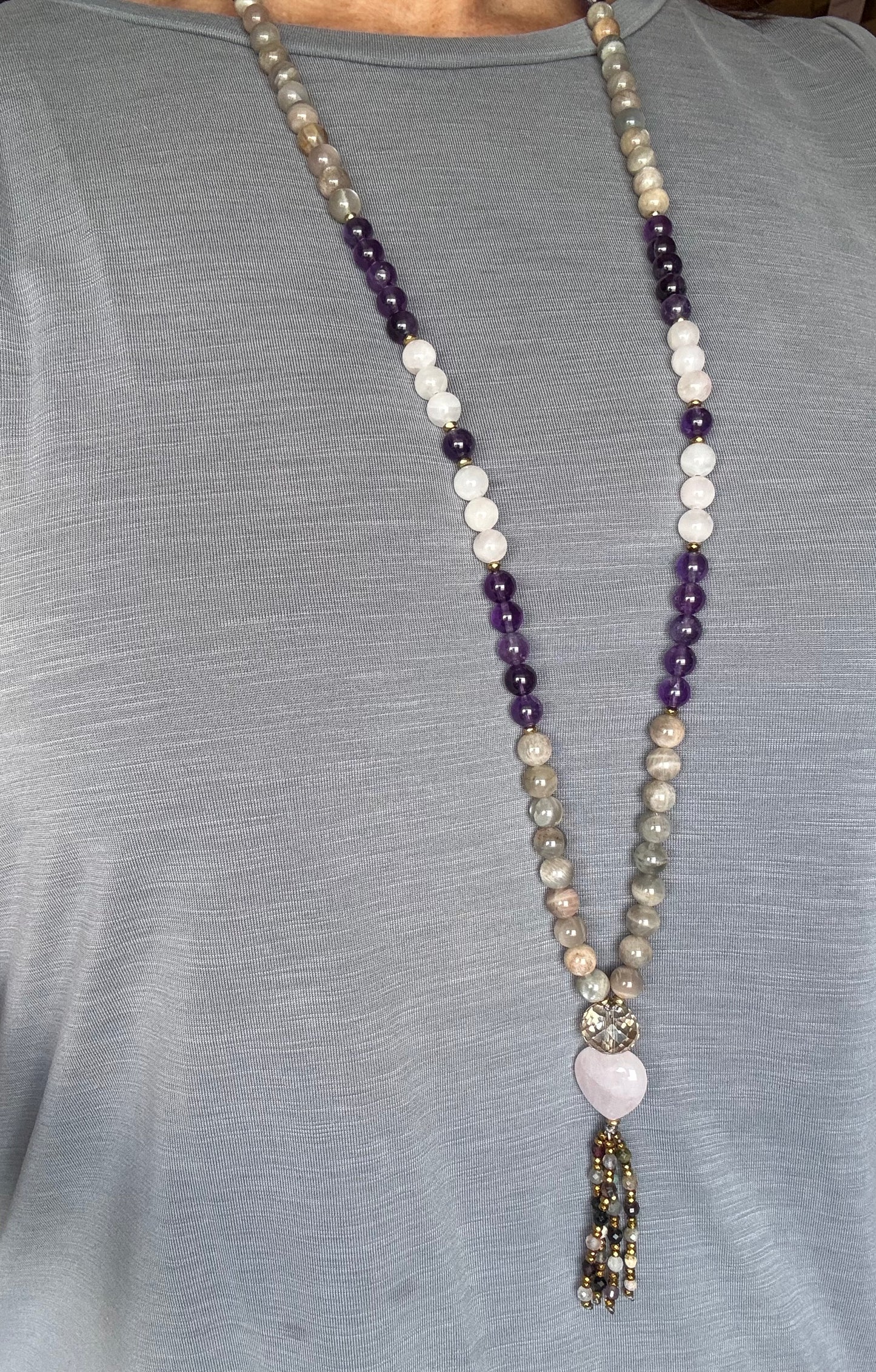 Japa Mala de 108 cuentas, de Amatista, Piedra Luna ( Moonstone ) y Cuarzo Rosado