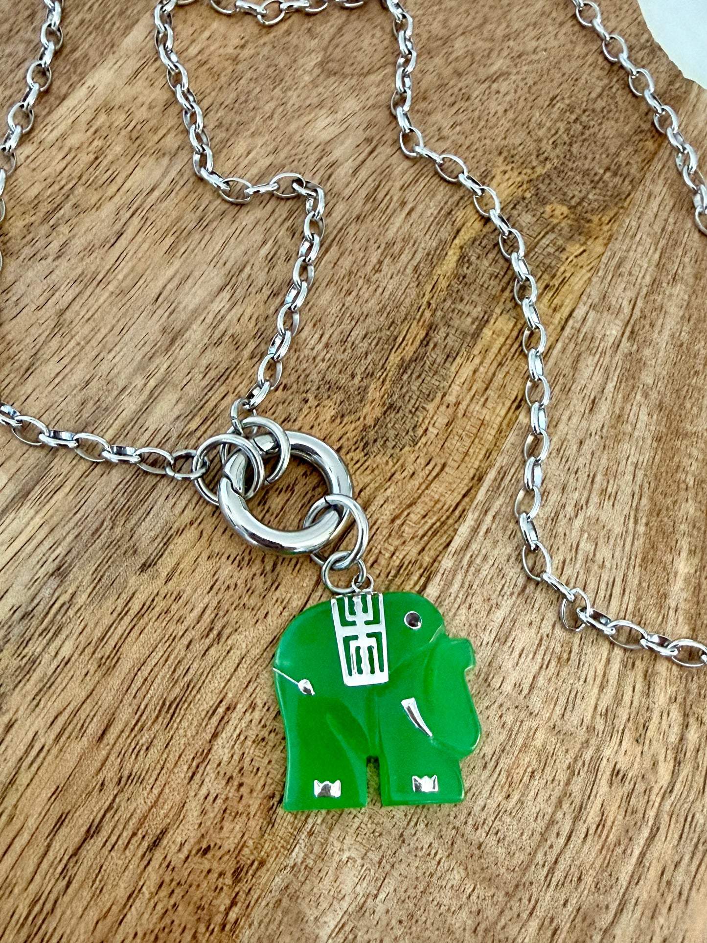 Collar largo de Acero Inoxidable con colgante de Elefante de Jade y plata 925